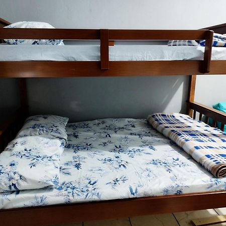 Vitoria Hostel Гуарульюс Экстерьер фото