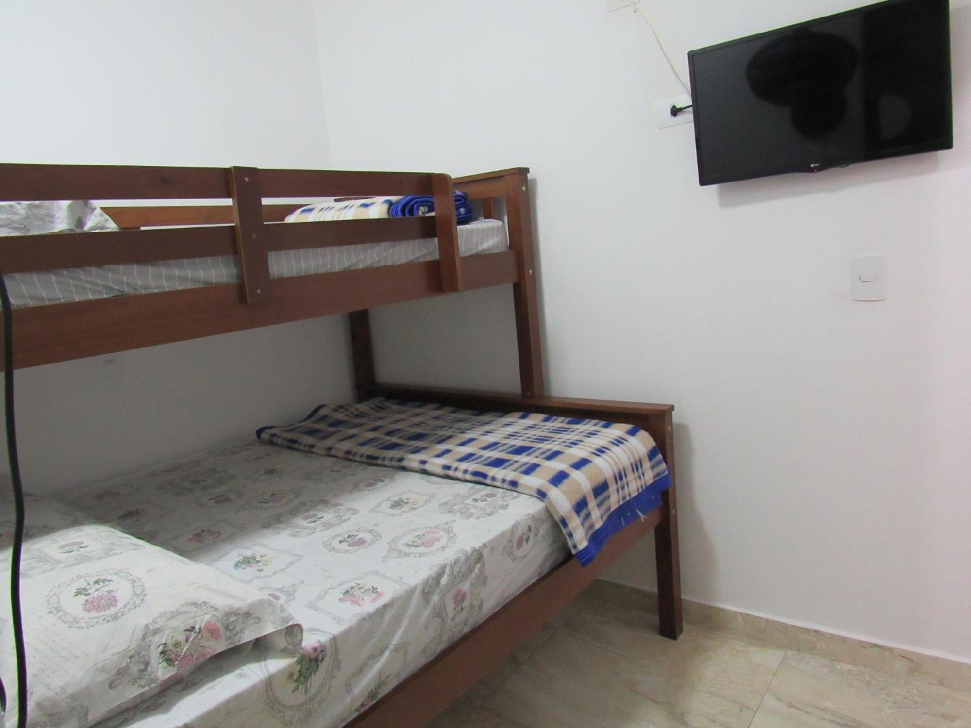 Vitoria Hostel Гуарульюс Экстерьер фото